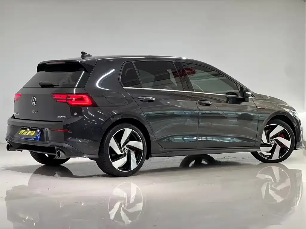 Volkswagen Golf GTI — фото 8