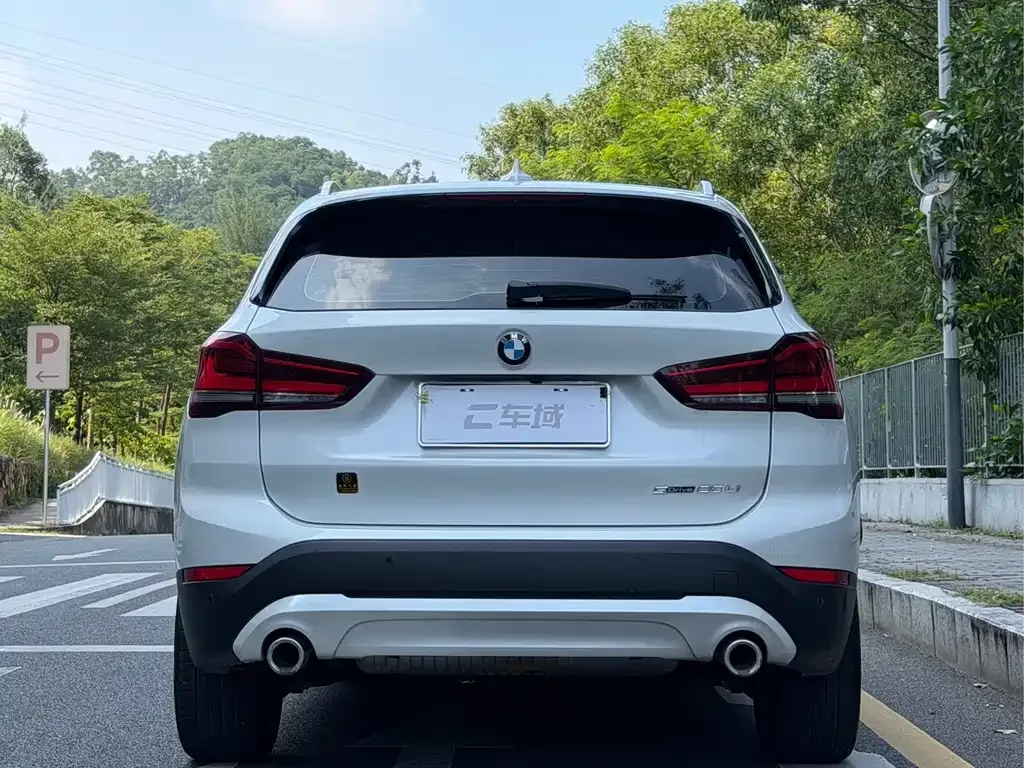BMW X1 — фото 10