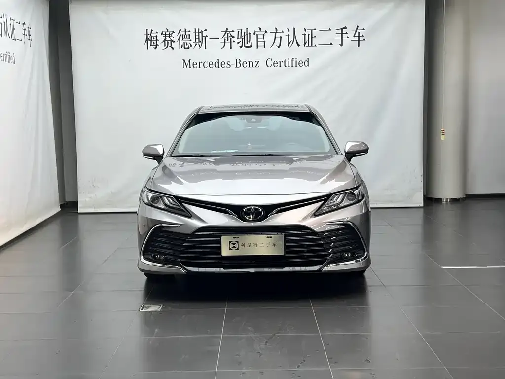 Toyota Camry — фото 10