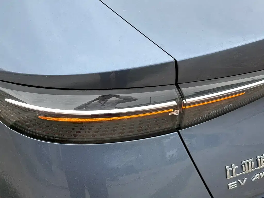 BYD Seal — фото 3