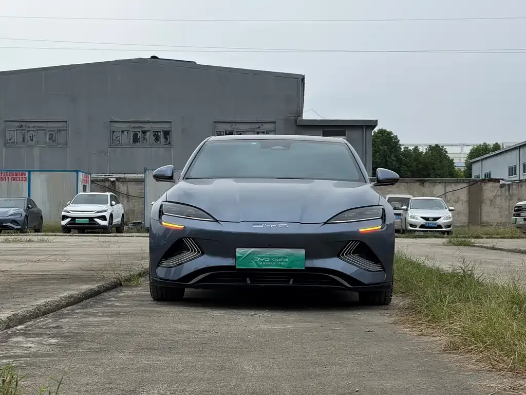BYD Seal — фото 9