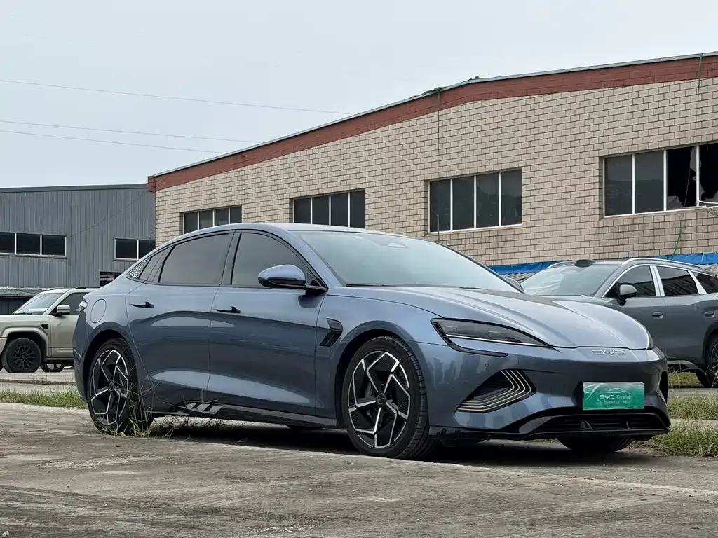 BYD Seal — фото 10