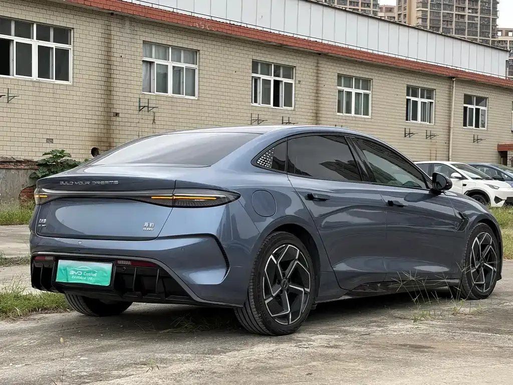 BYD Seal — фото 8