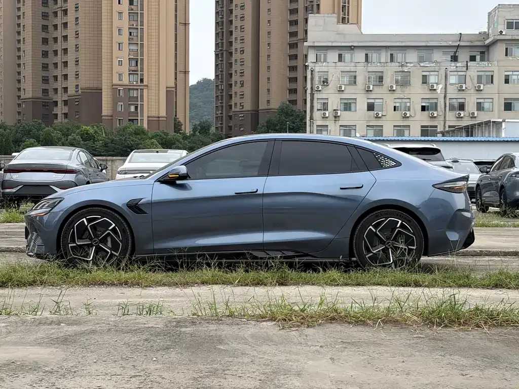 BYD Seal — фото 4