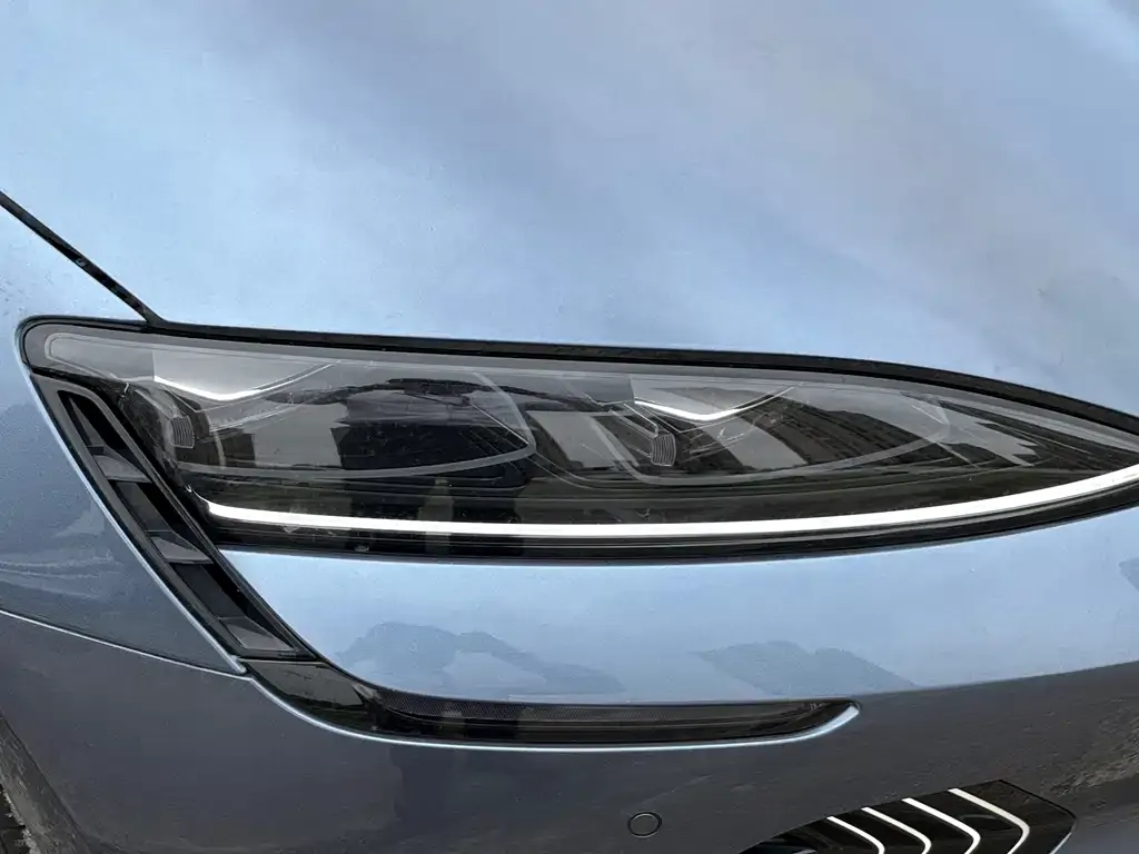 BYD Seal — фото 2