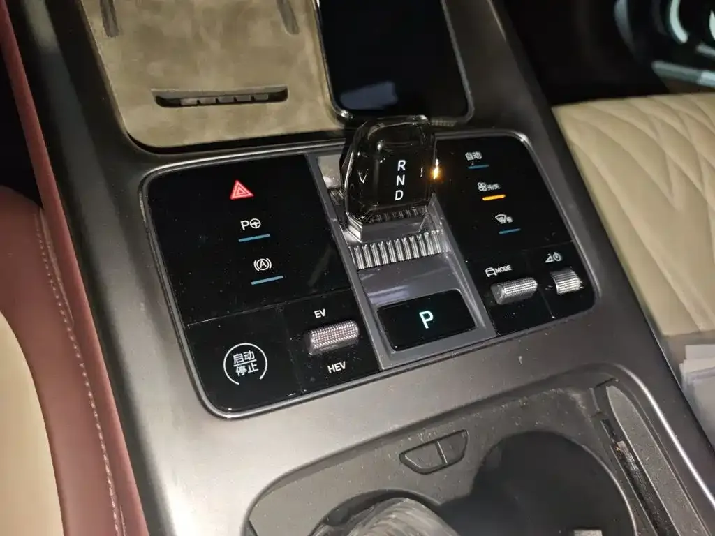 BYD Seal 07 DM-i — фото 10