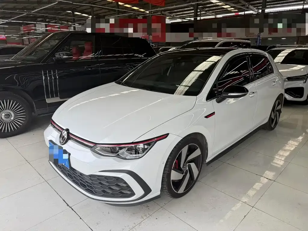 Volkswagen Golf GTI — фото 1
