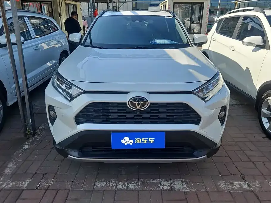 Toyota RAV4 — фото 9