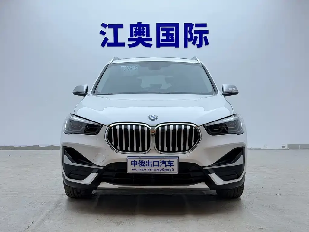 BMW X1 — фото 9