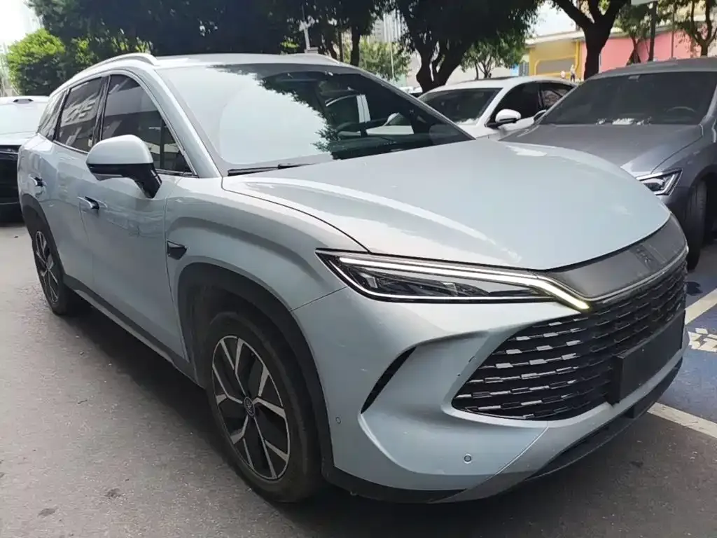 BYD L DM-i — фото 7