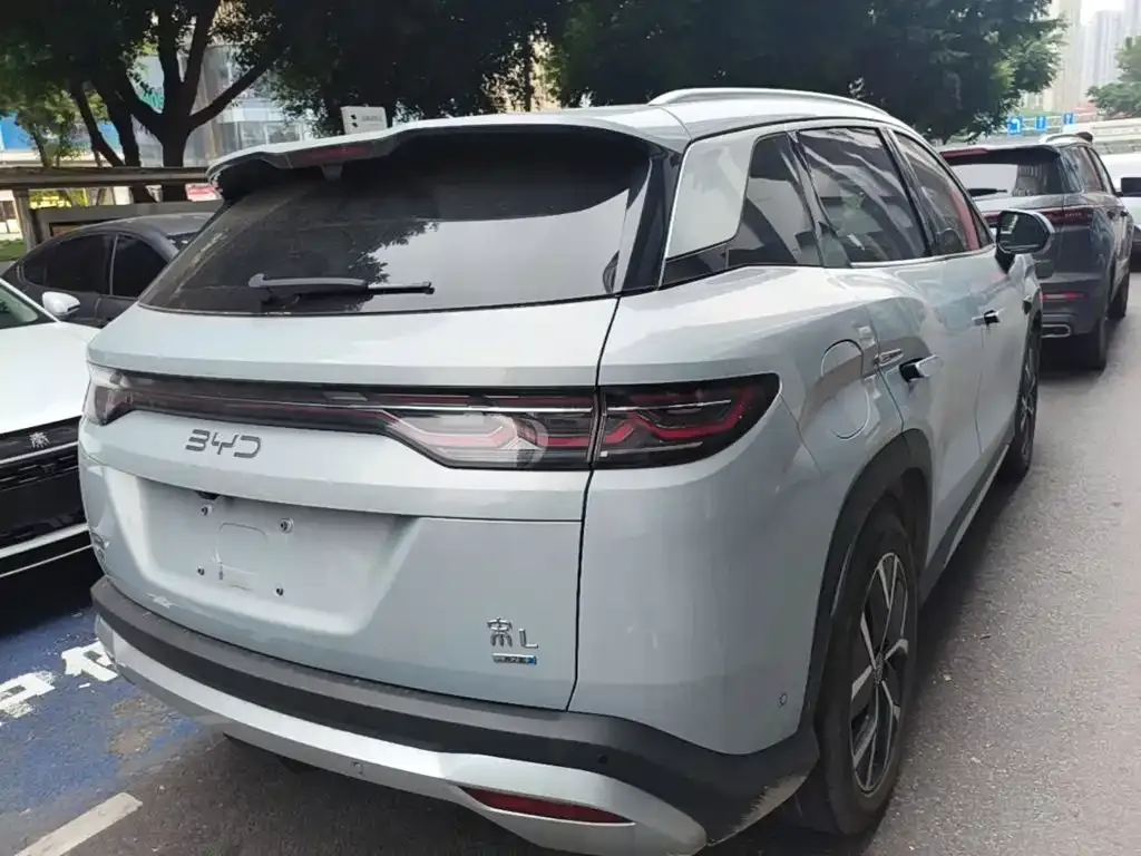 BYD L DM-i — фото 2