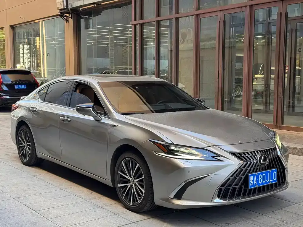 Lexus ES — фото 7