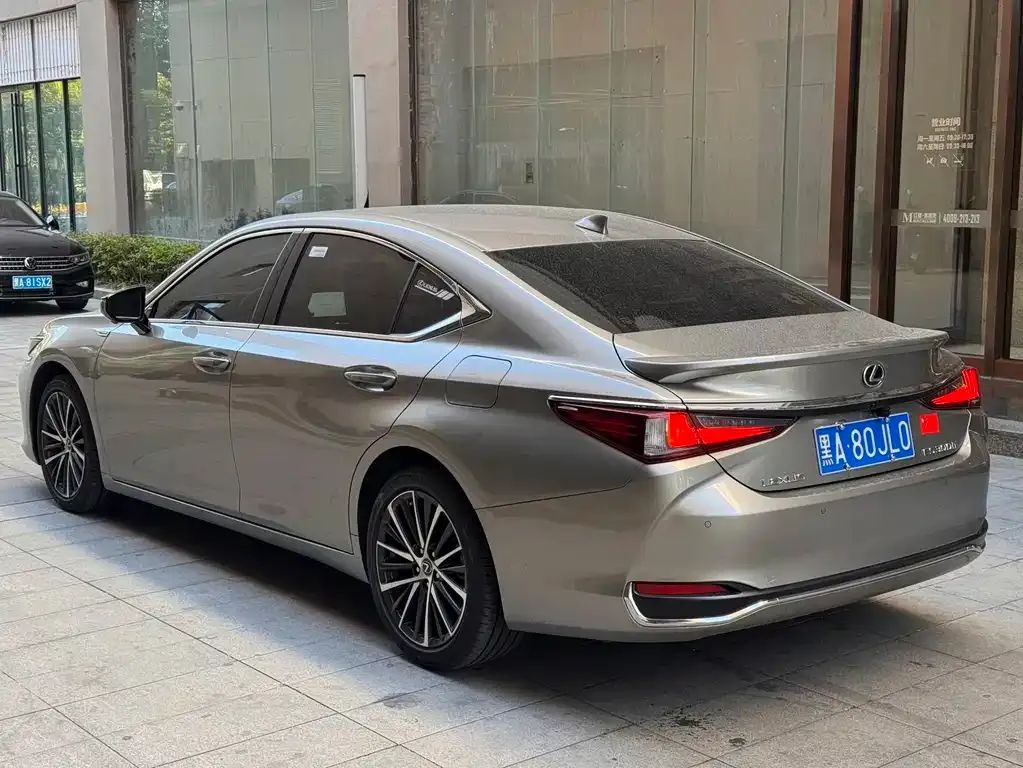 Lexus ES — фото 6