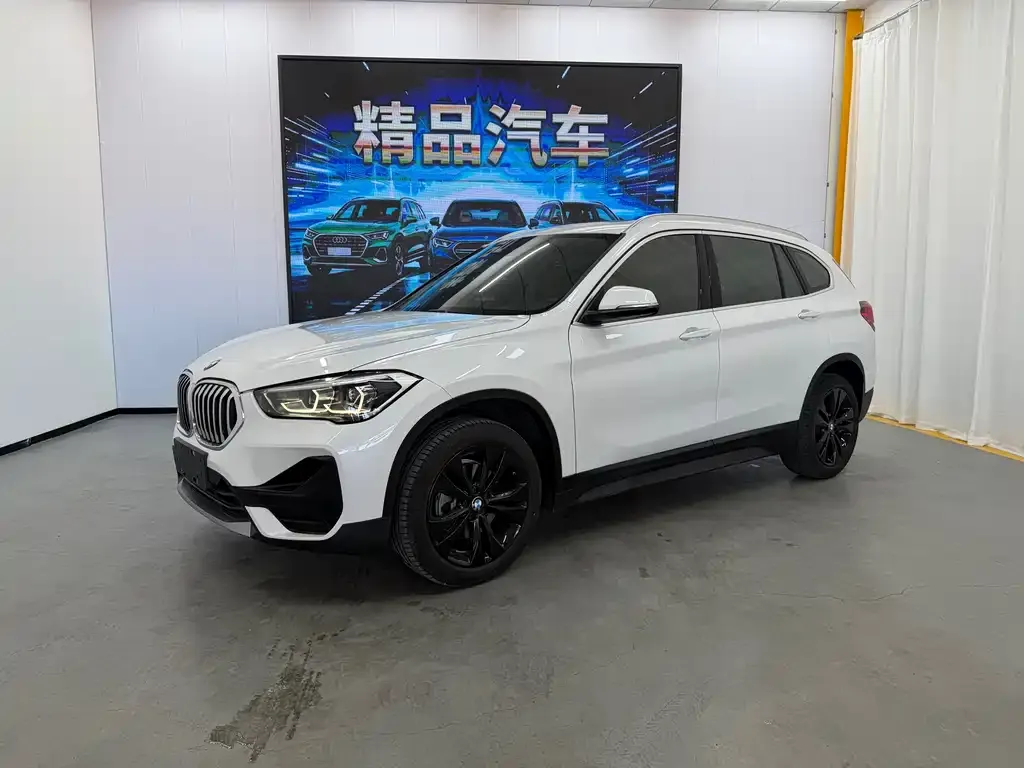 BMW X1 — фото 1