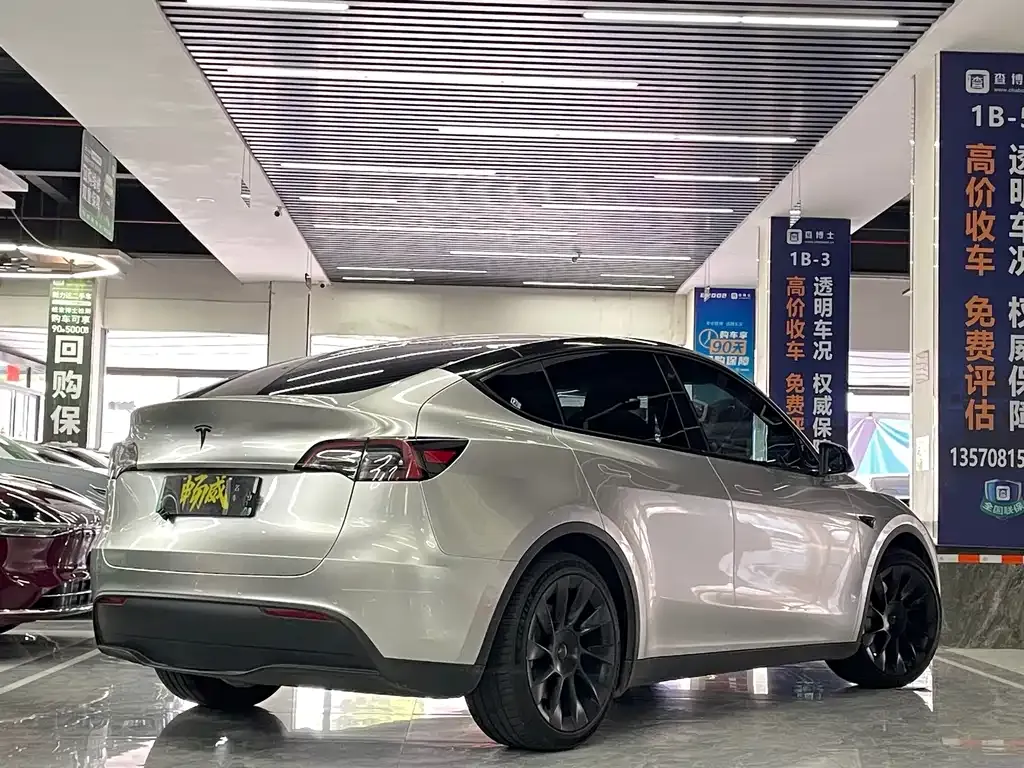 Tesla Model Y — фото 4