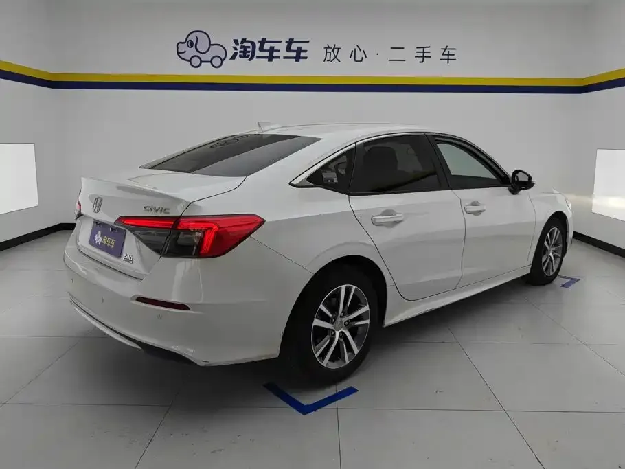 Honda Civic — фото 10