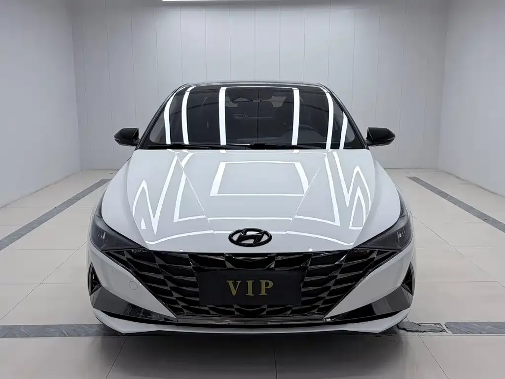 Hyundai Elantra — фото 2