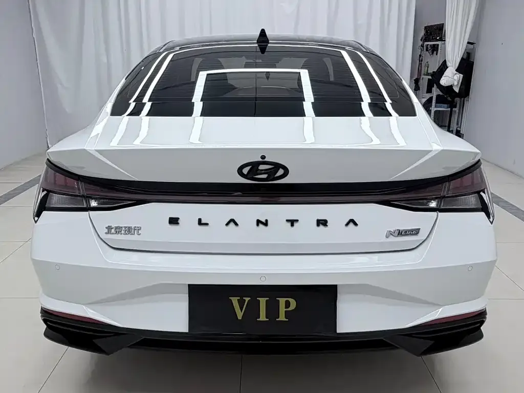 Hyundai Elantra — фото 3