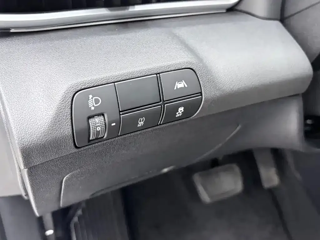 Hyundai Elantra — фото 8