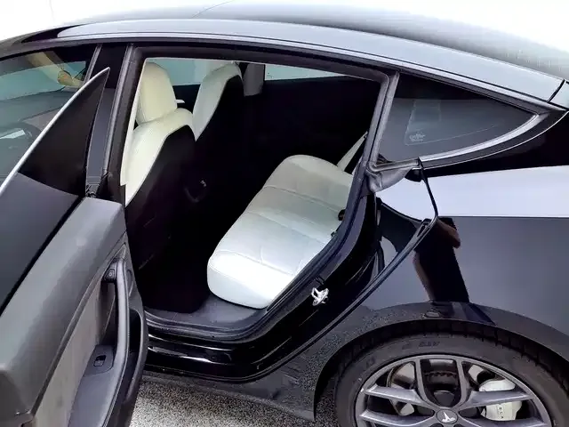 Tesla Model 3 — фото 8