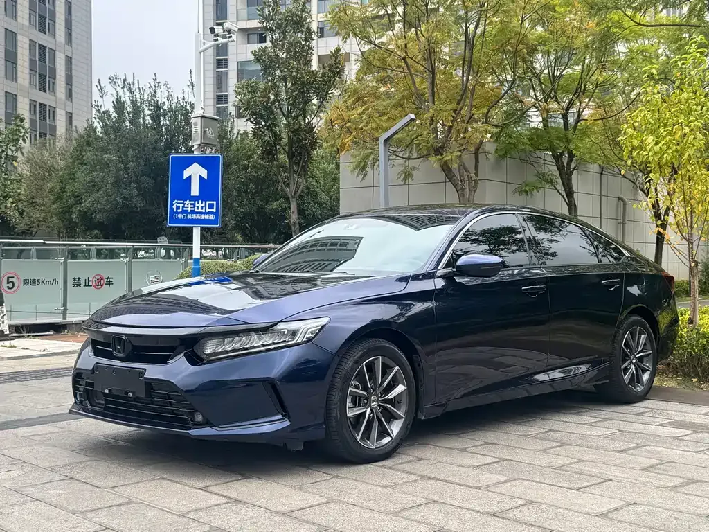 Honda Inspire — фото 1