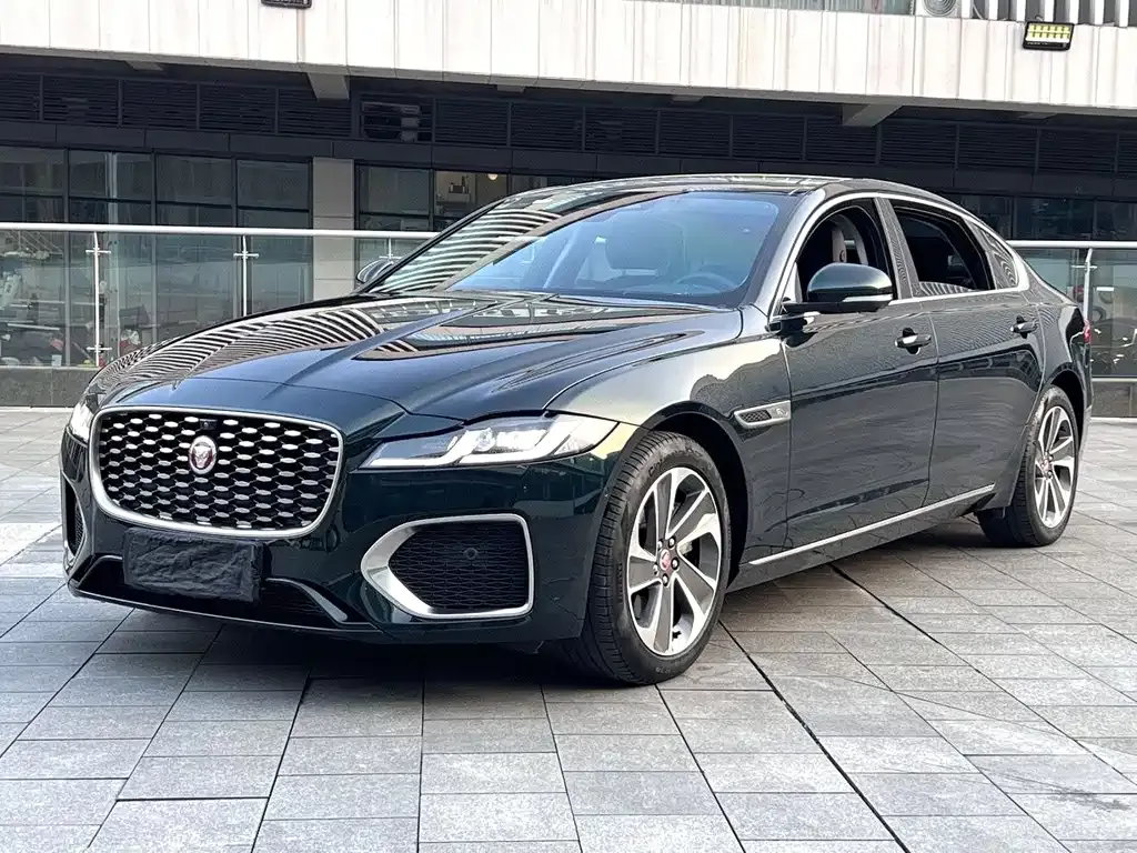 Jaguar XFL — фото 1