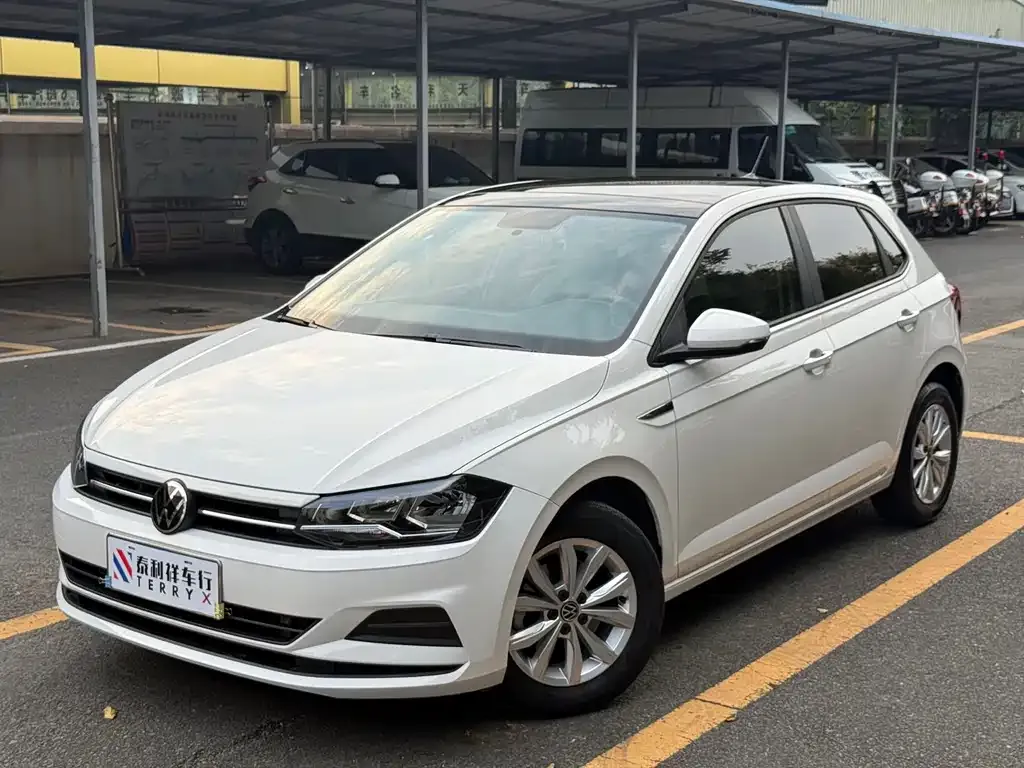 Volkswagen Polo — фото 1