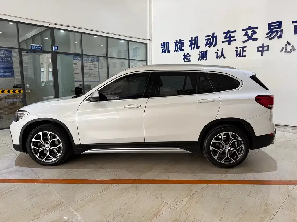 BMW X1 — фото 10