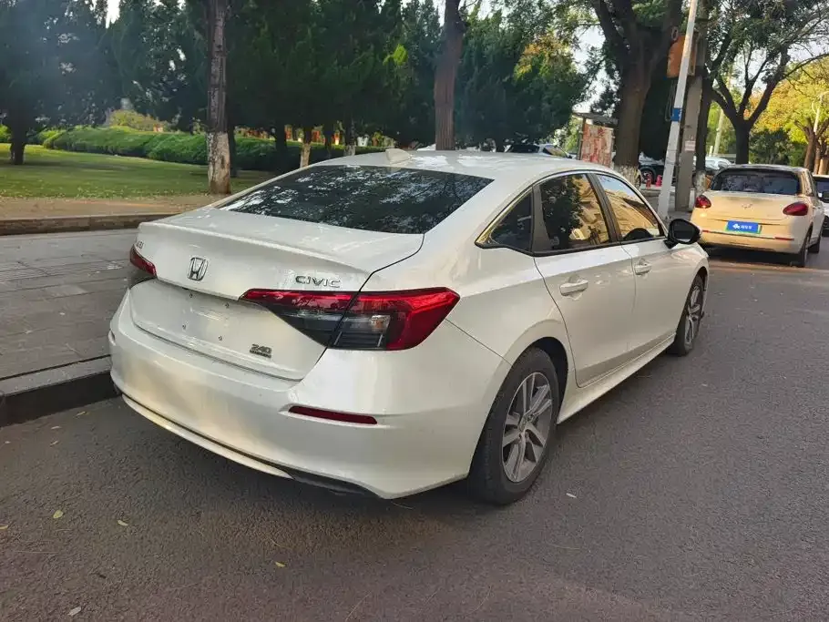 Honda Civic — фото 5