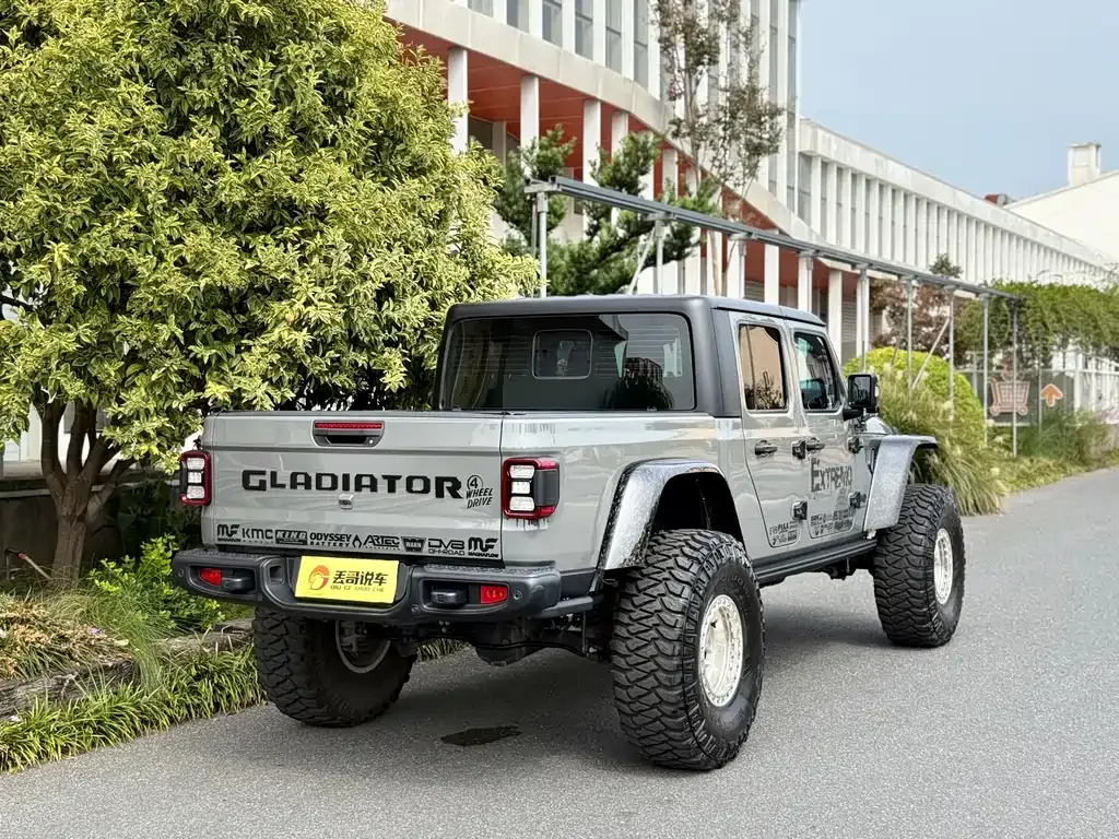 Jeep Gladiator — фото 8
