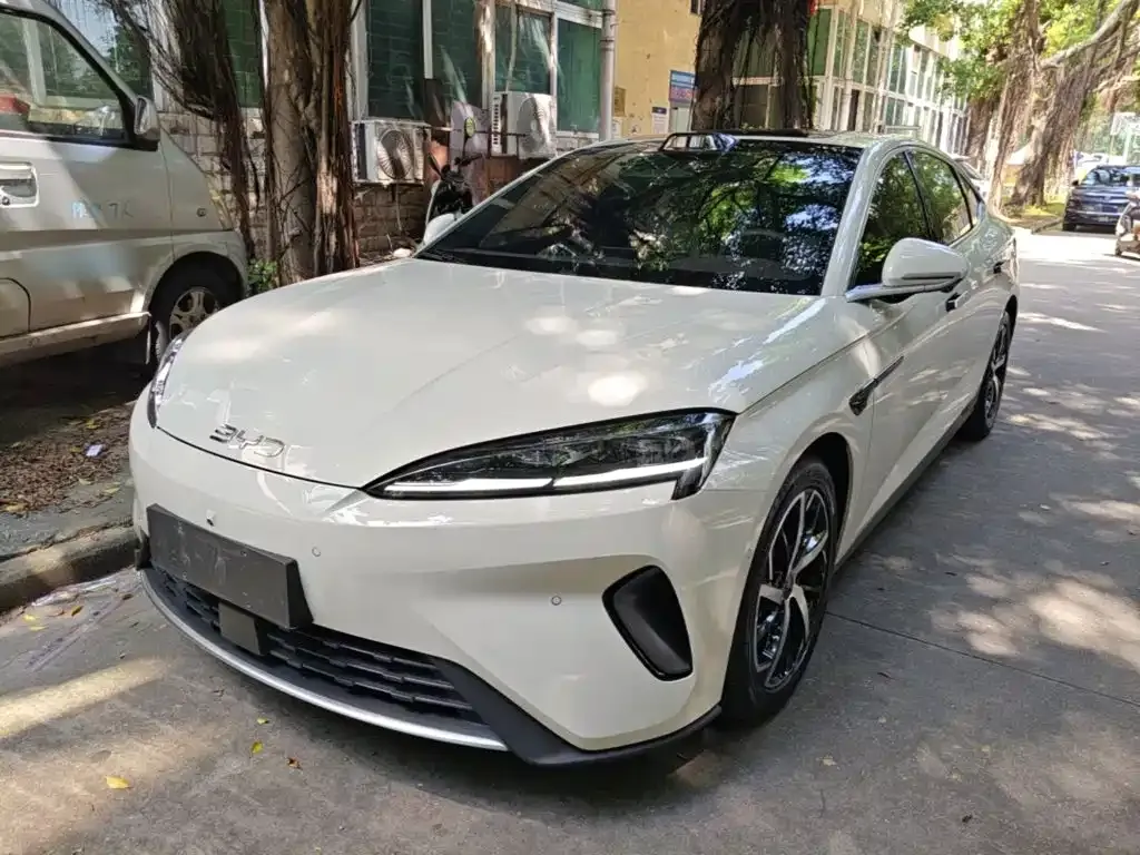 BYD Seal 07 DM-i — фото 3