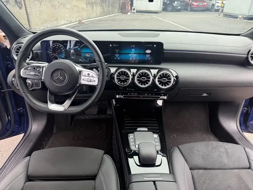 Mercedes-Benz A-Class — фото 10
