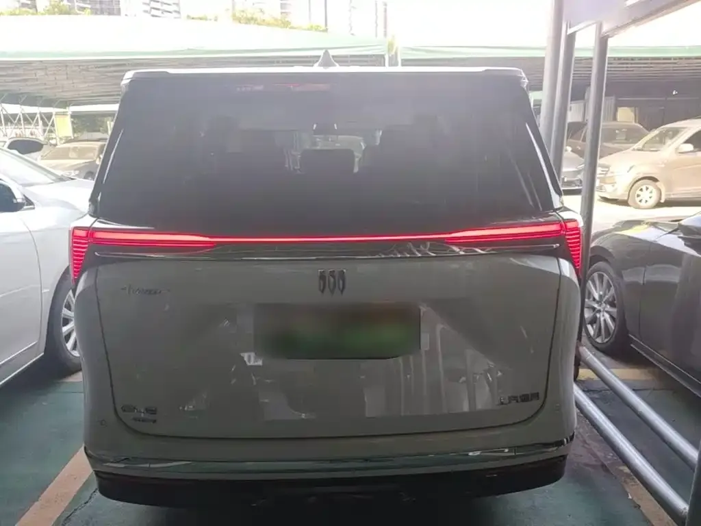Buick GL8 Hybrid — фото 10