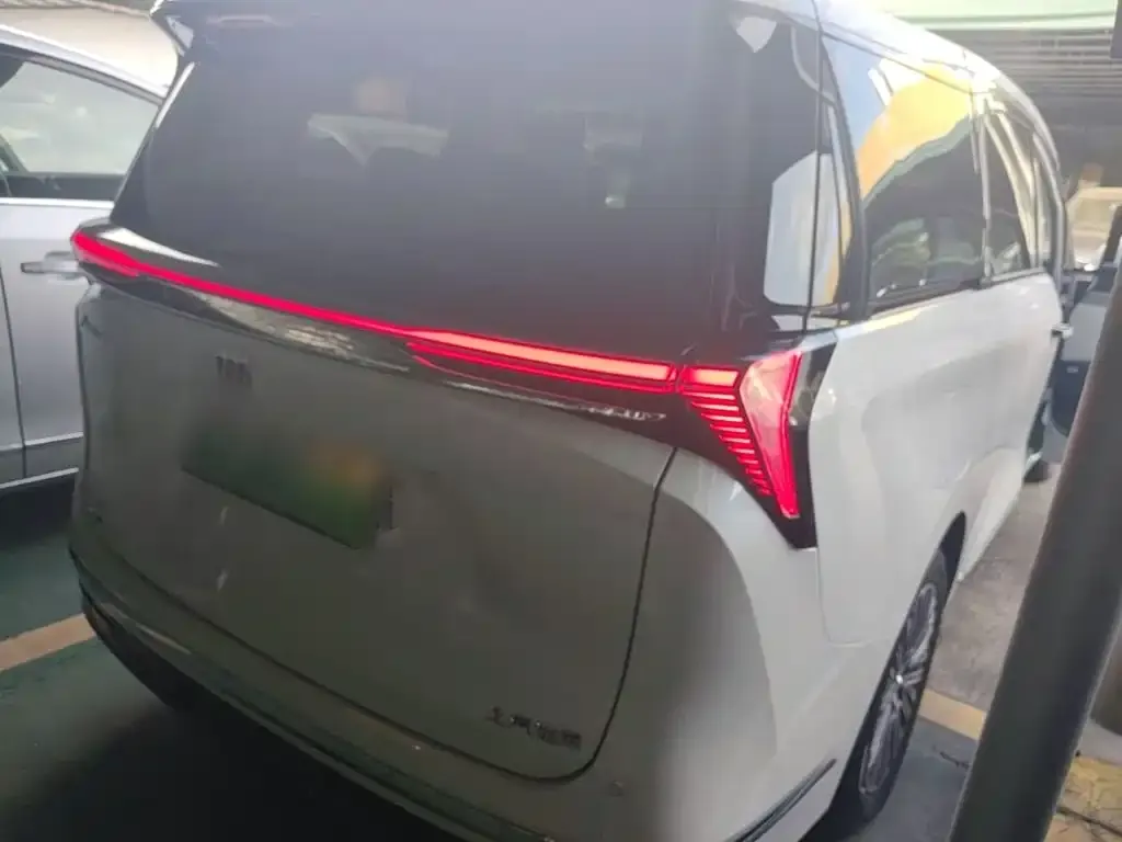 Buick GL8 Hybrid — фото 4