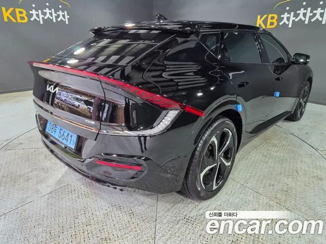 Kia EV6 — фото 8
