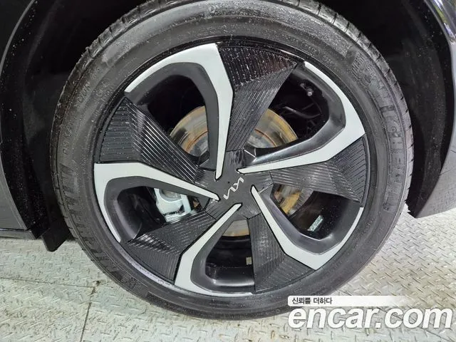 Kia EV6 — фото 9