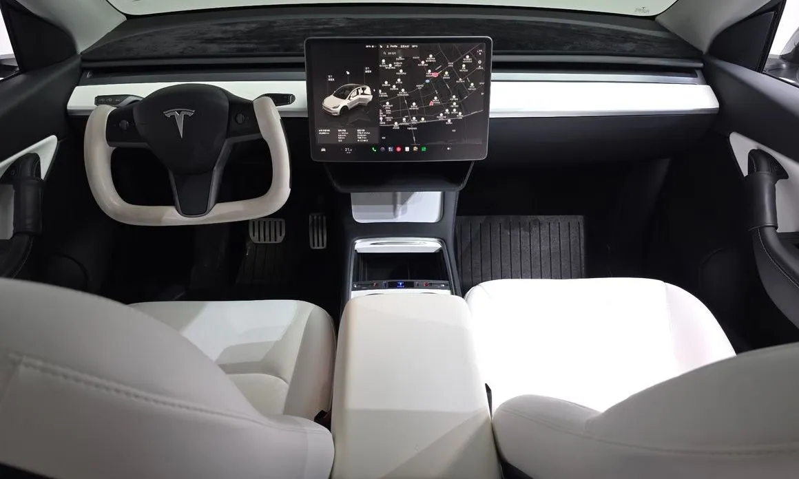 Tesla Model Y — фото 7
