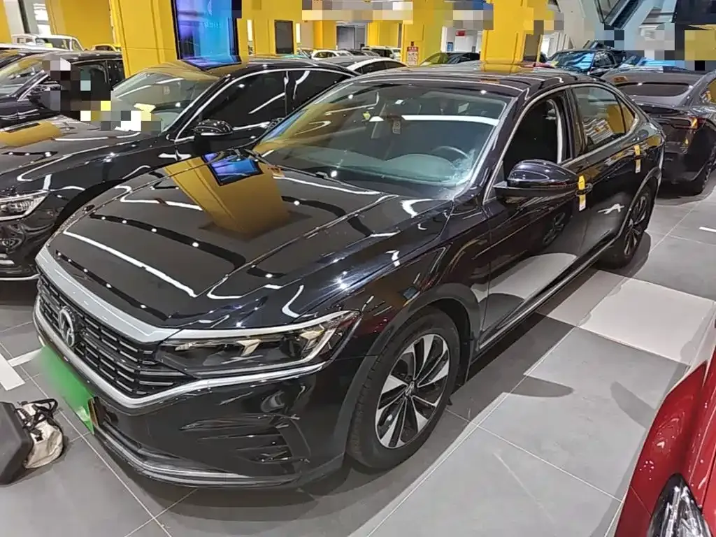 Volkswagen Passat — фото 1