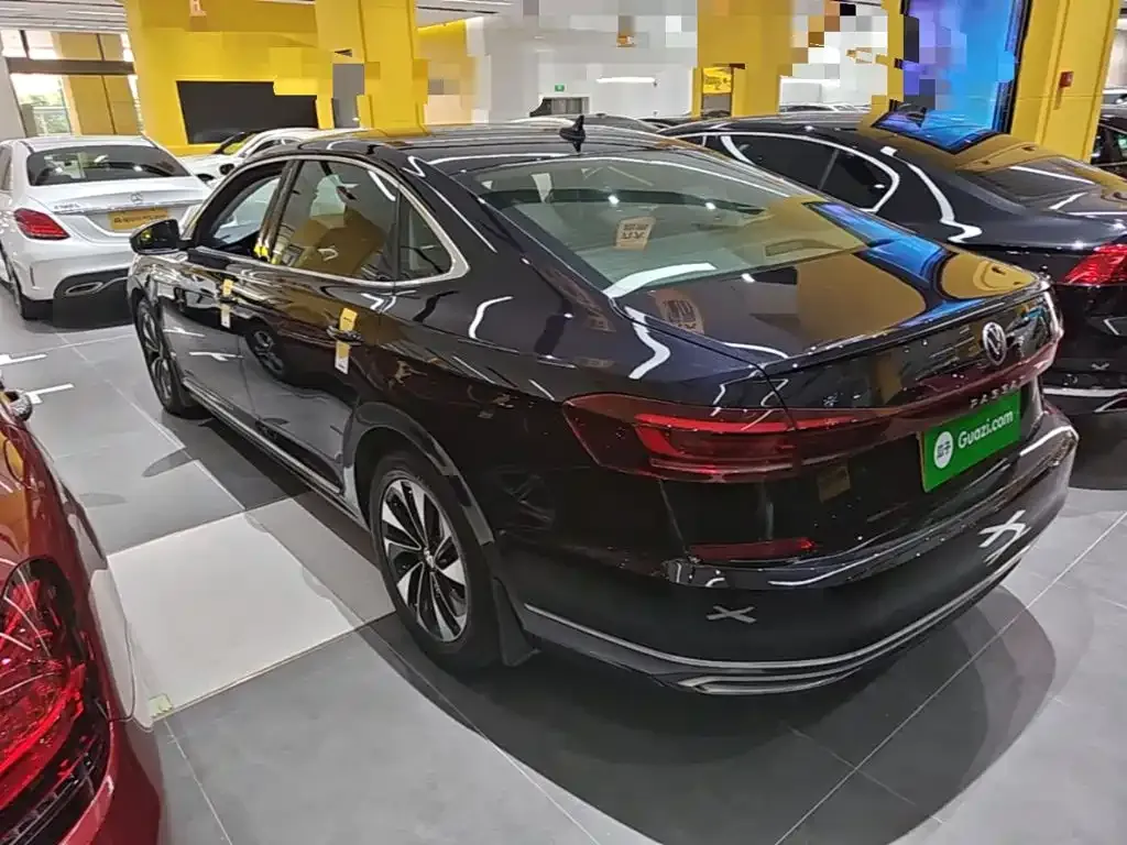 Volkswagen Passat — фото 6