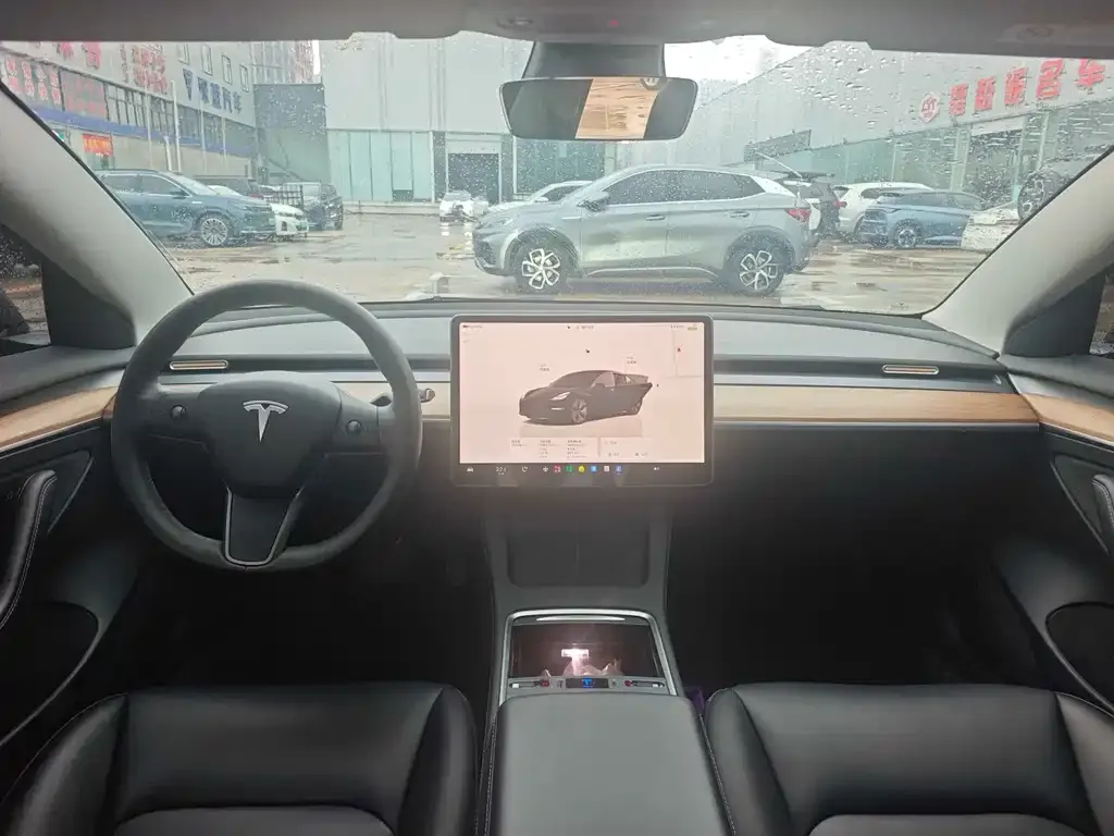 Tesla Model 3 — фото 6