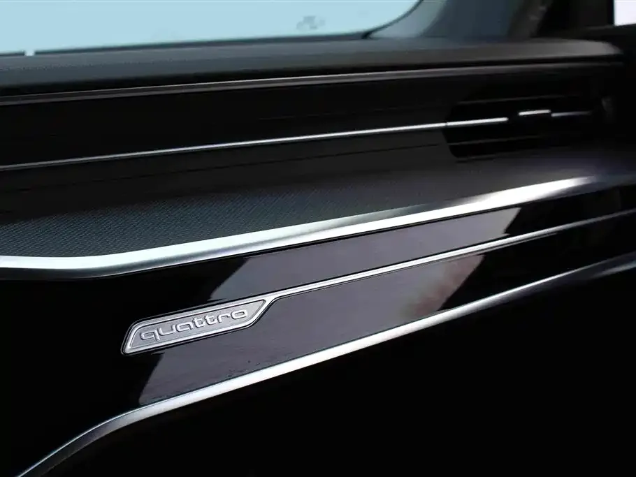 Audi A7L — фото 8