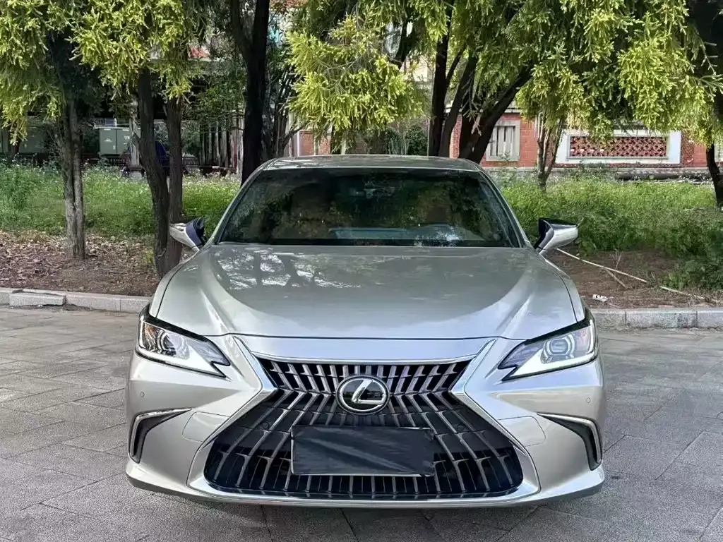 Lexus ES — фото 9
