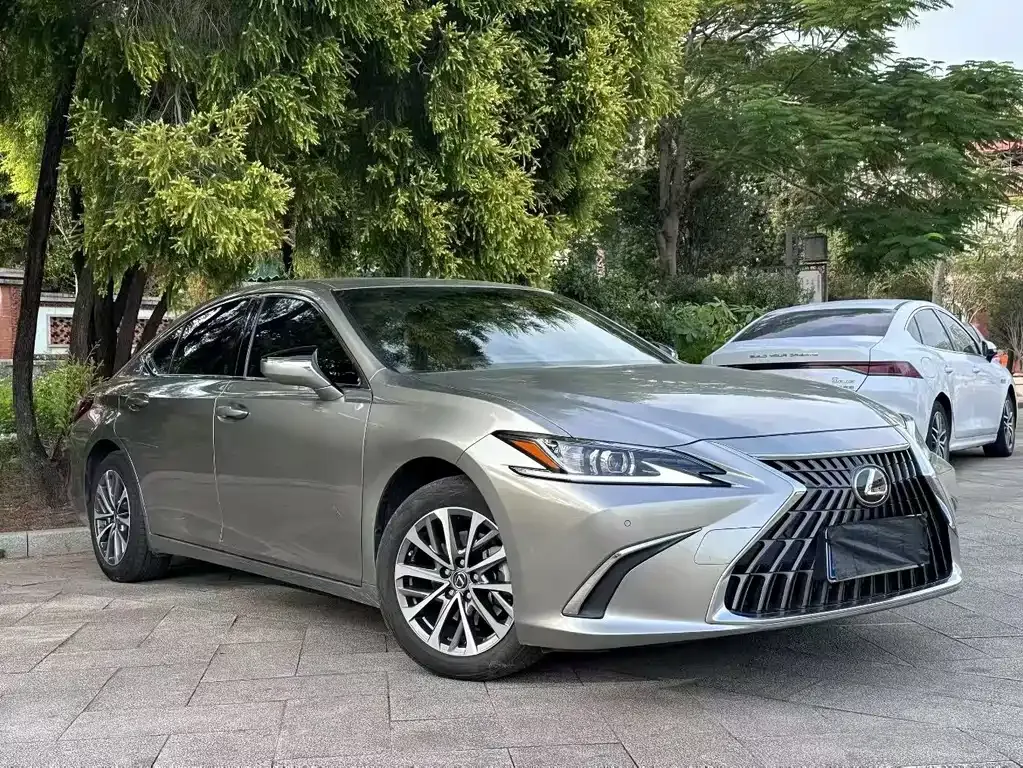 Lexus ES — фото 7