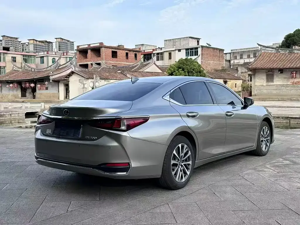 Lexus ES — фото 4
