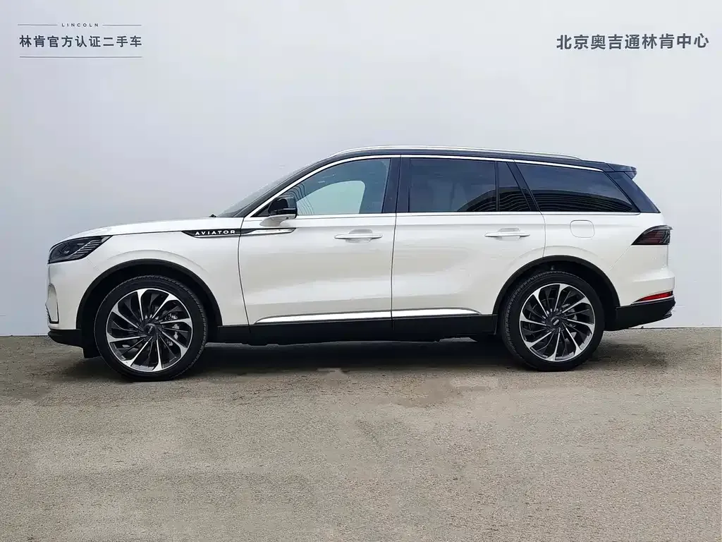 Lincoln Aviator — фото 10