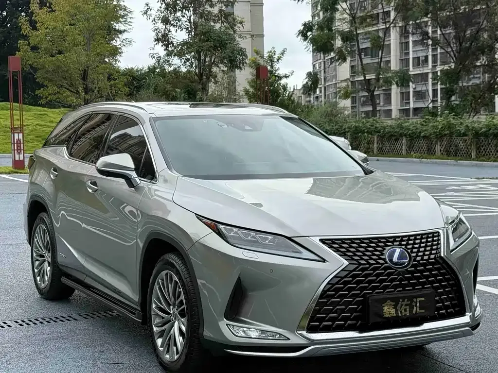 Lexus RX — фото 1