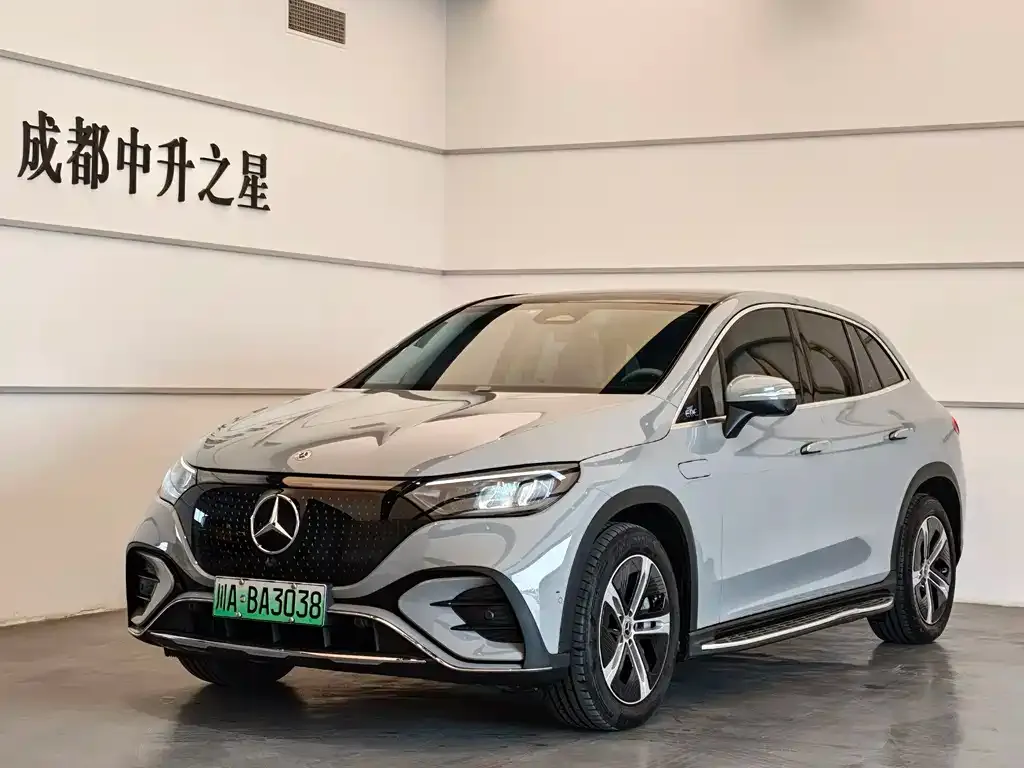 Mercedes-Benz EQE SUV — фото 1