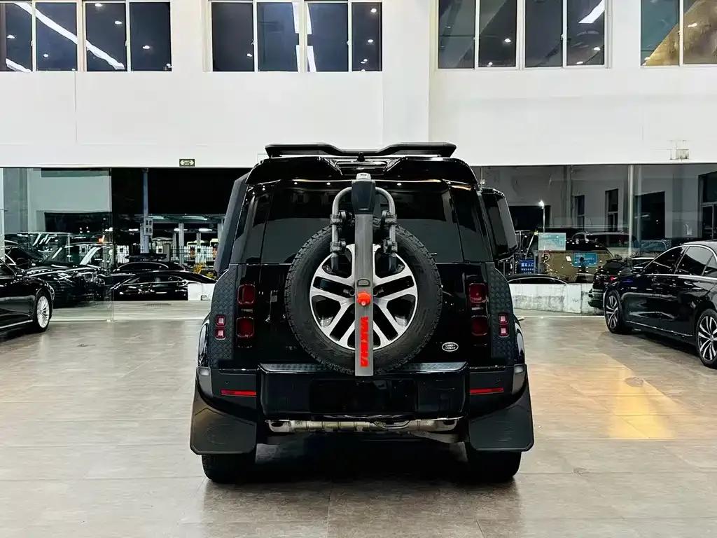 Land Rover Defender — фото 4