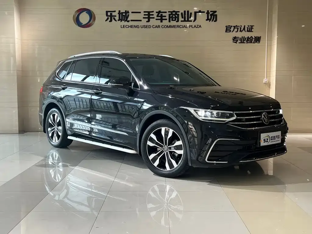 Volkswagen Tiguan L — фото 2