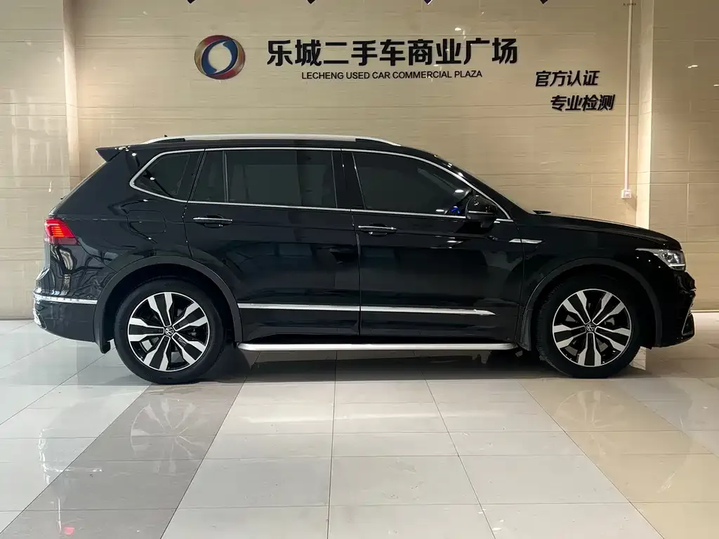 Volkswagen Tiguan L — фото 6